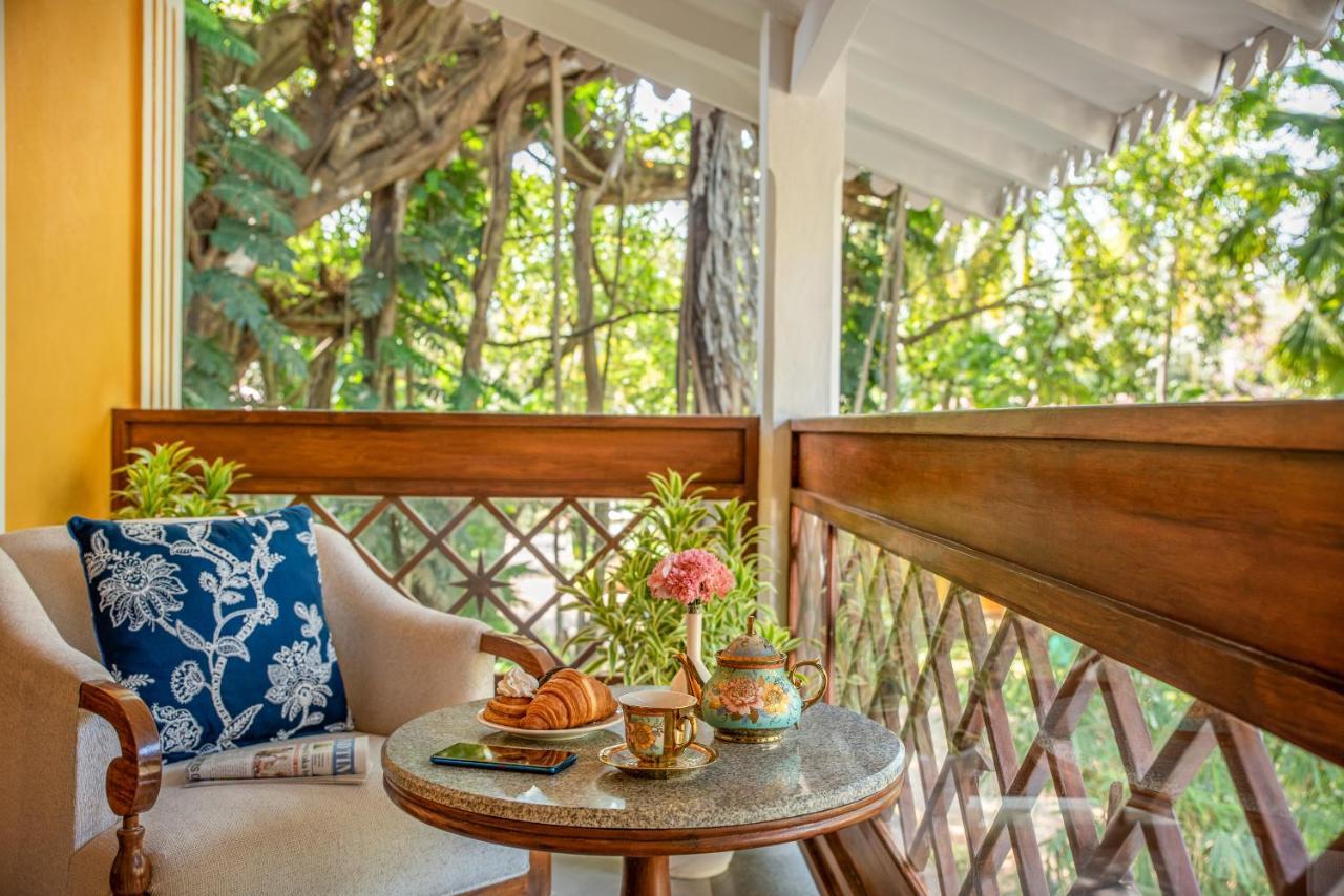 Taj Holiday Village Resort & Spa, Goa Candolim Extérieur photo A balcony at the hotel